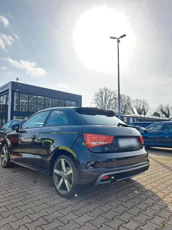 Gebraucht Audi A1 Admired 86 PS (63 kW) 2014 Schwarz Kleinwagen