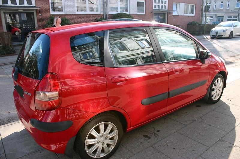 Gebraucht Honda Jazz 83 PS (61 kW) 2005 Rot Kleinwagen