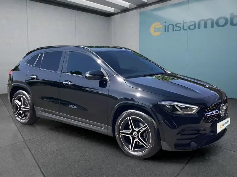Gebraucht Mercedes GLA220 190 PS (139 kW) 2026 Schwarz SUV