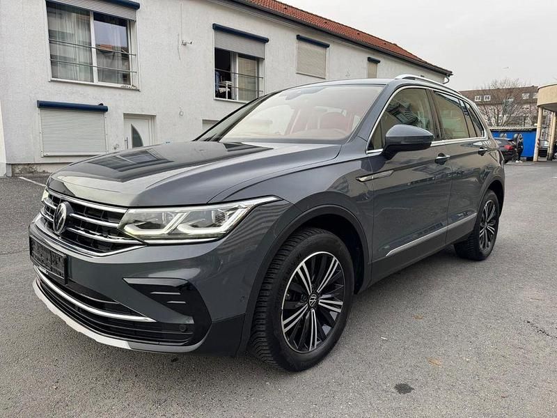 Grau Gebraucht 2021 VW Tiguan Elegance SUV | 21.890 € (Guter Preis) - Bild 1/4