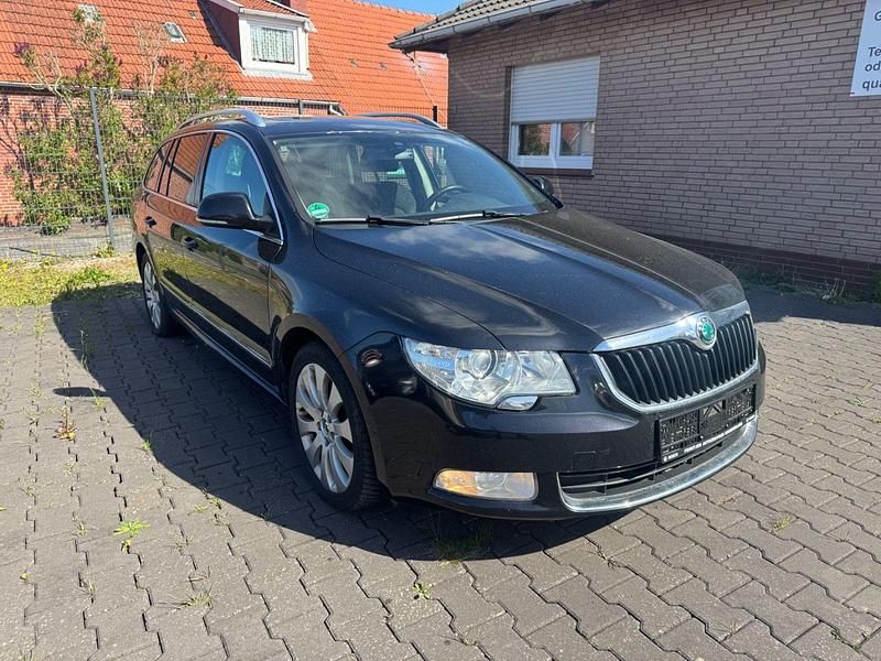 Second-hand Skoda Superb 140 CP (102 kW) 2012 Negru Break