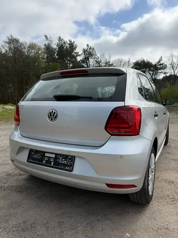 Gebraucht VW Polo 75 PS (55 kW) 2016 Silber Limousine