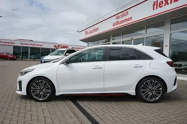 Gebraucht Kia Ceed 204 PS (150 kW) 2021 Weiß (metallic) Kleinwagen