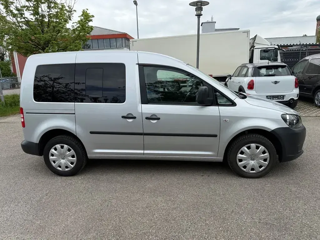 Gebraucht VW Caddy 86 PS (63 kW) 2011 Silber Van / Kleinbus
