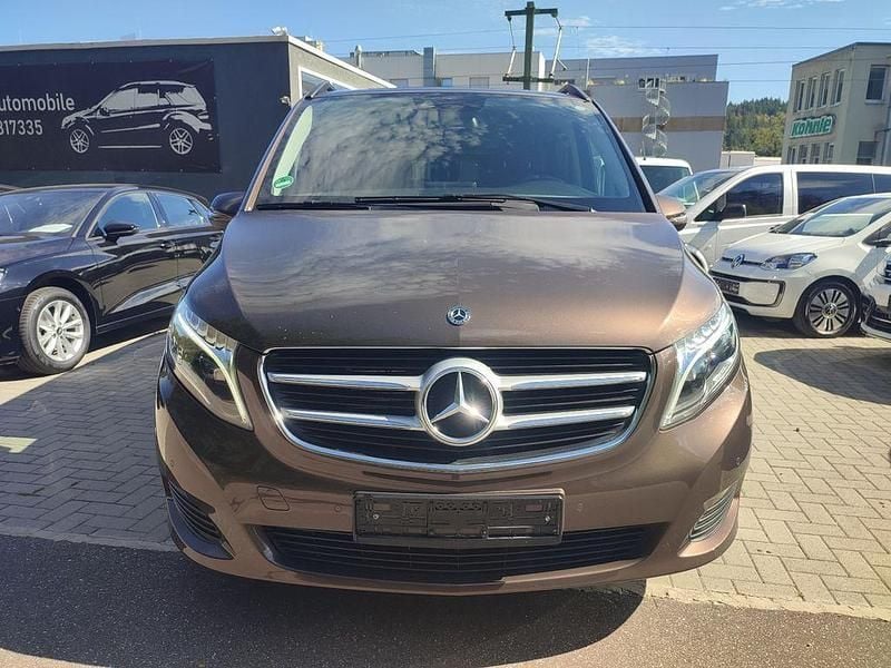 Usata Mercedes V220 163 CV (119 kW) 2019 Marrone Monovolume