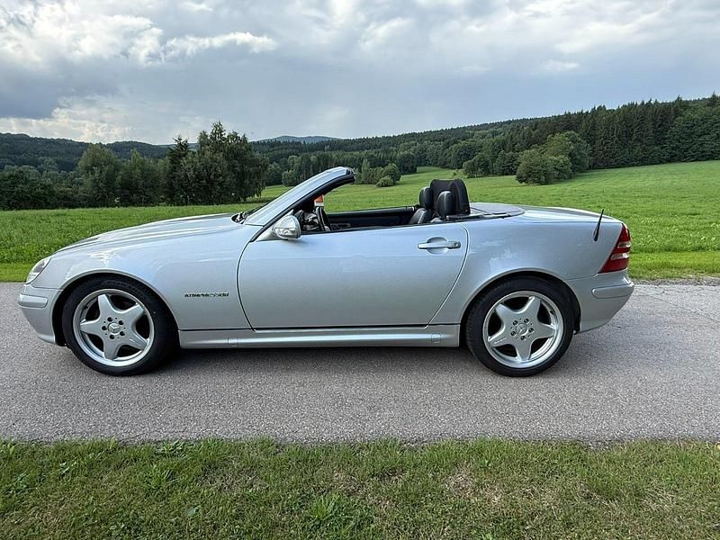 Gebraucht Mercedes SLK230 193 PS (141 kW) 2000 Silber Cabrio