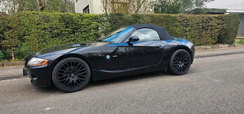 Schwarz Gebraucht 2003 BMW Z4 Cabrio | 9.900 € (Superpreis) - Bild 1/4