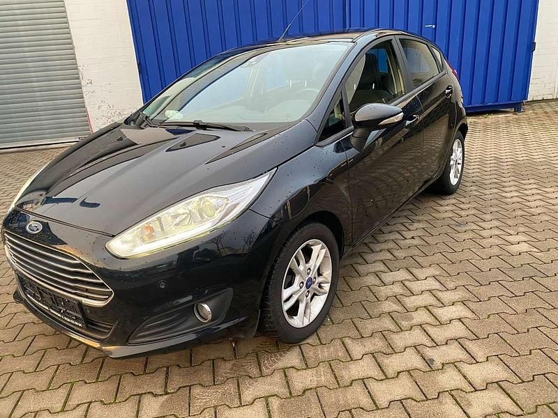 Gebraucht Ford Fiesta Trend 95 PS (69 kW) 2016 Pantherschwarz metallic Kleinwagen