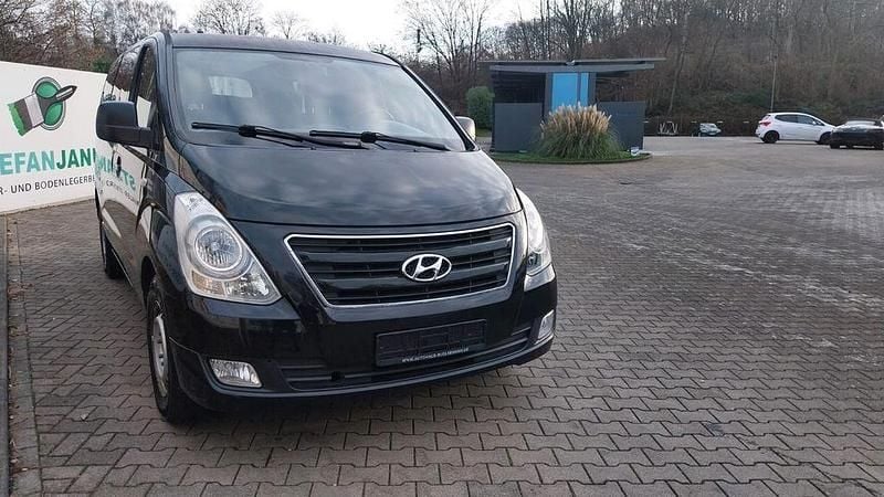 Gebraucht Hyundai H-1 Comfort 136 PS (100 kW) 2014 Phantom black Van / Kleinbus