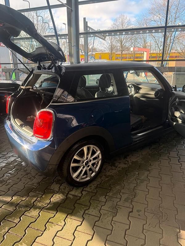 Gebraucht Mini ONE 102 PS (75 kW) 2017 Blau Kleinwagen