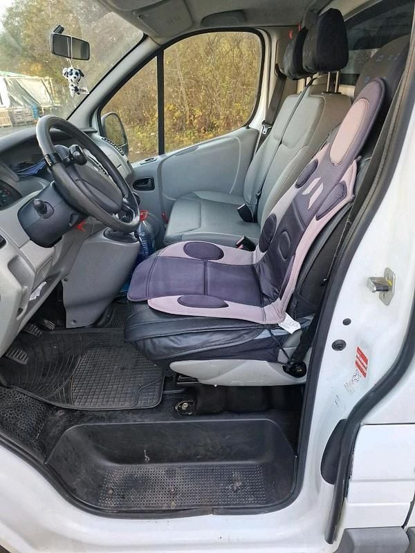 Gebraucht Renault Trafic 82 PS (60 kW) 2005 Weiß Van / Kleinbus