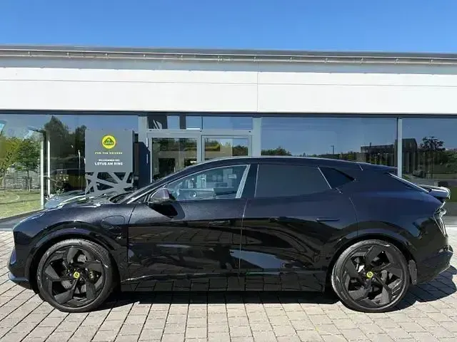 Używany Lotus Eletre 675 kW (918 KM) 2024 Czarny SUV
