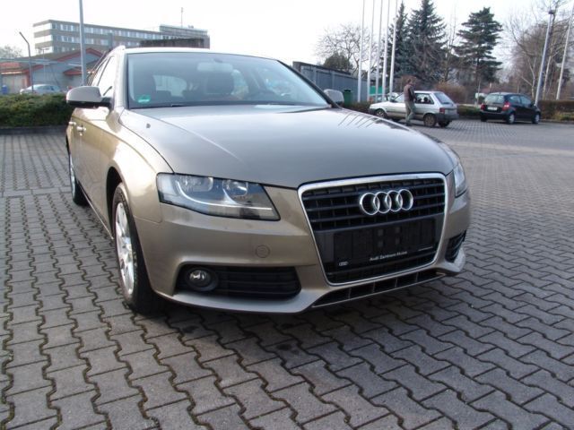 Gebraucht Audi A4 Ambiente 143 PS (105 kW) 2010 Beige metallic Kombi