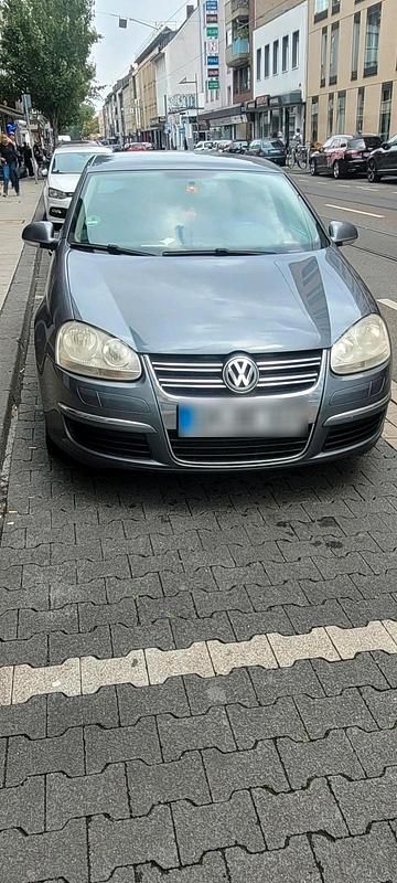 Grau Gebraucht 2007 VW Jetta Comfortline Limousine | 1.600 € - Bild 1/4