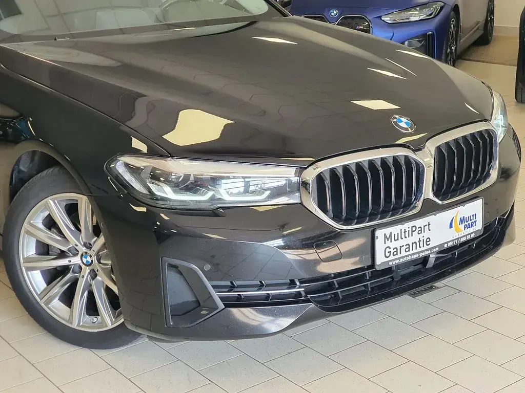Gebraucht BMW 520 Performance 190 PS (139 kW) 2022 Schwarz Limousine