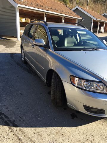 Gebraucht Volvo V50 Drive Kinetic 114 PS (83 kW) 2011 Grau metallic Kombi