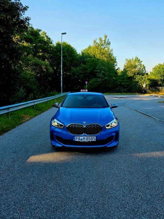 Blau Gebraucht 2020 BMW M135 M Performance Kleinwagen | 28.500 € (Fairer Preis) - Bild 1/4