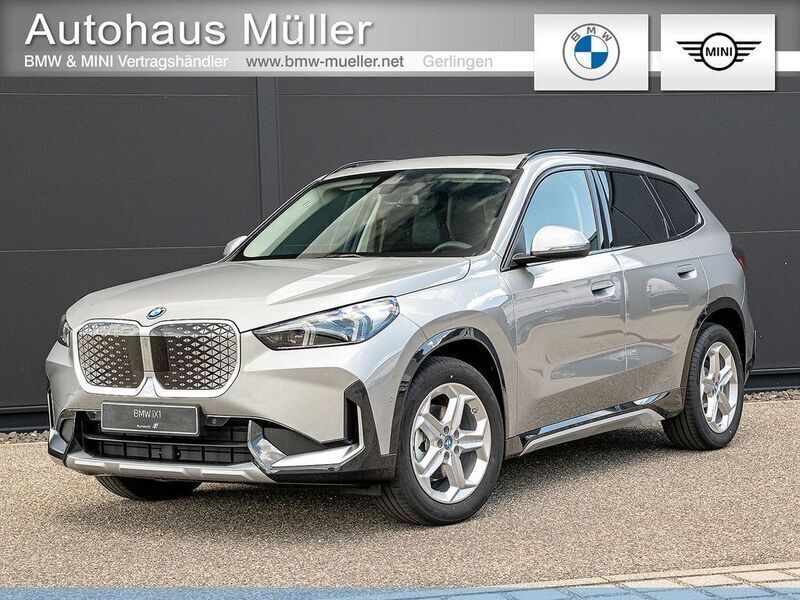 Spacesilber Neu 2025 BMW iX1 Shadowline SUV | 45.460 € (Guter Preis) - Bild 1/4