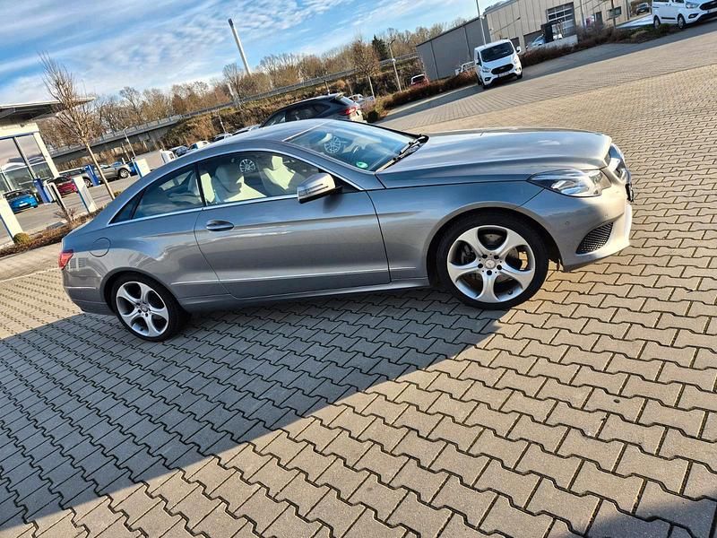 Gebraucht Mercedes E250 210 PS (154 kW) 2015 Grau Coupé
