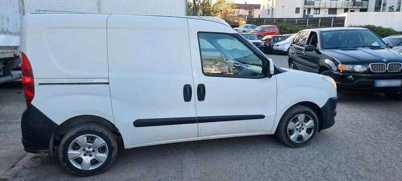 Gebraucht Fiat Doblò 66 PS (48 kW) 2014 Weiß Van / Kleinbus