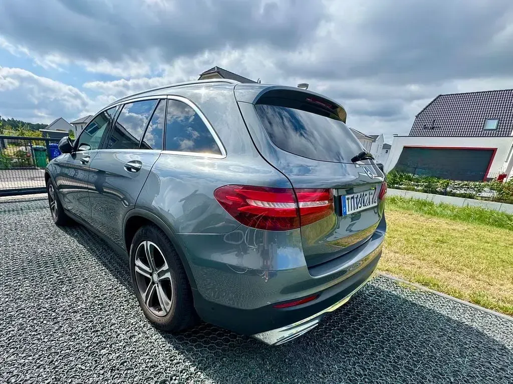 Gebraucht Mercedes GLC250 204 PS (150 kW) 2016 Grau SUV