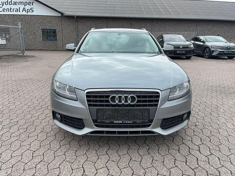 Gebraucht Audi A4 Attraction 136 PS (100 kW) 2011 Grau Kombi