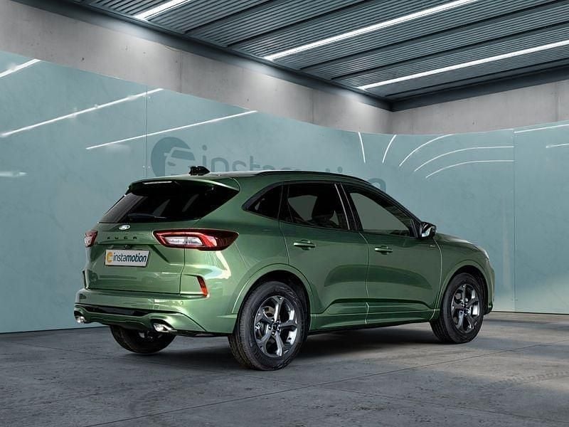 Gebraucht Ford Kuga ST-Line 186 PS (136 kW) 2024 Grün SUV
