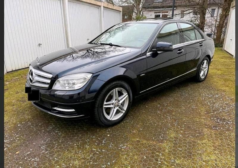 Blau Gebraucht 2010 Mercedes C220 Avantgarde Limousine | 8.500 € (Etwas zu teuer) - Bild 1/4