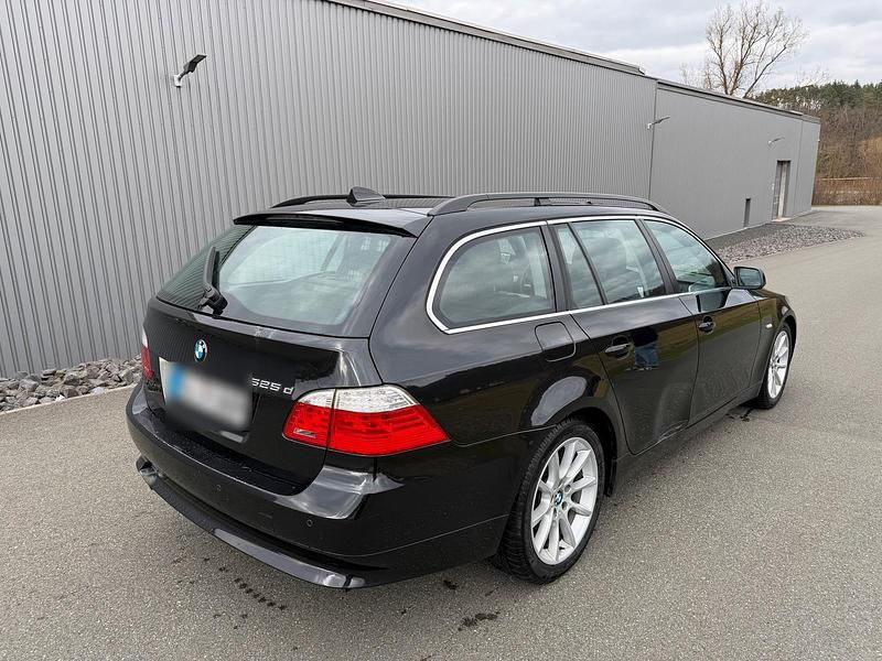 Second-hand BMW 525 197 CP (144 kW) 2009 Negru Break