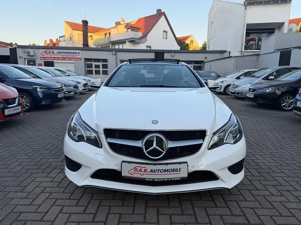 Gebraucht Mercedes E200 184 PS (135 kW) 2014 Weiß Coupé