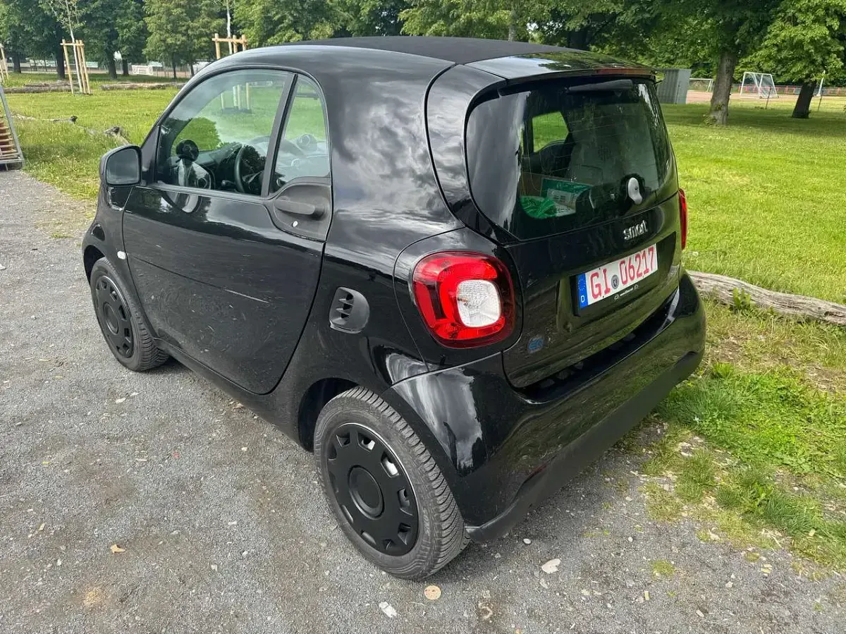 Gebraucht Smart ForTwo Coupé 60 kW (82 PS) 2021 Schwarz Kleinwagen