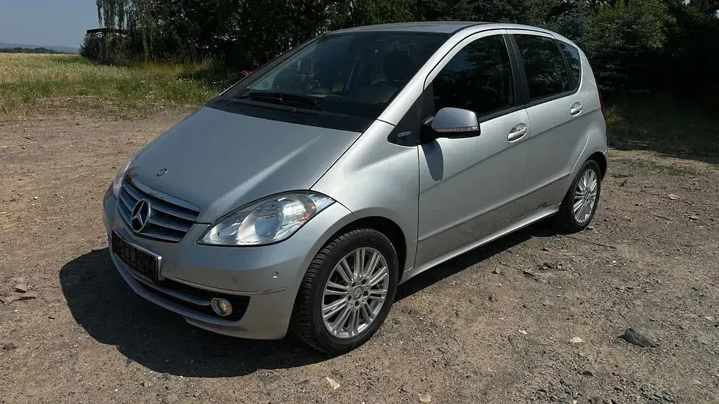 Gebraucht Mercedes A160 95 PS (69 kW) 2011 Silber Kleinwagen