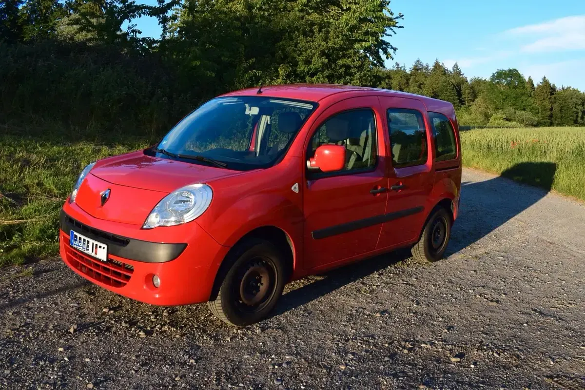Gebraucht Renault Kangoo 87 PS (63 kW) 2010 Rot Limousine