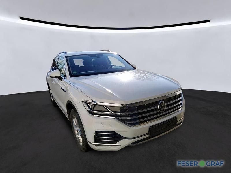 Gebraucht VW Touareg 231 PS (169 kW) 2022 Pure white SUV