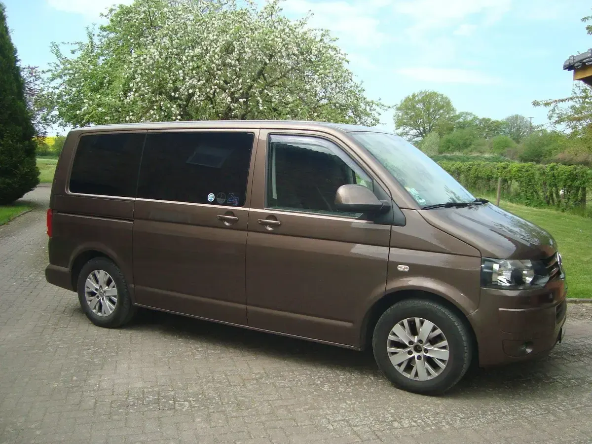 Usata VW T5 Startline 150 CV (110 kW) 2014 Marrone Furgone