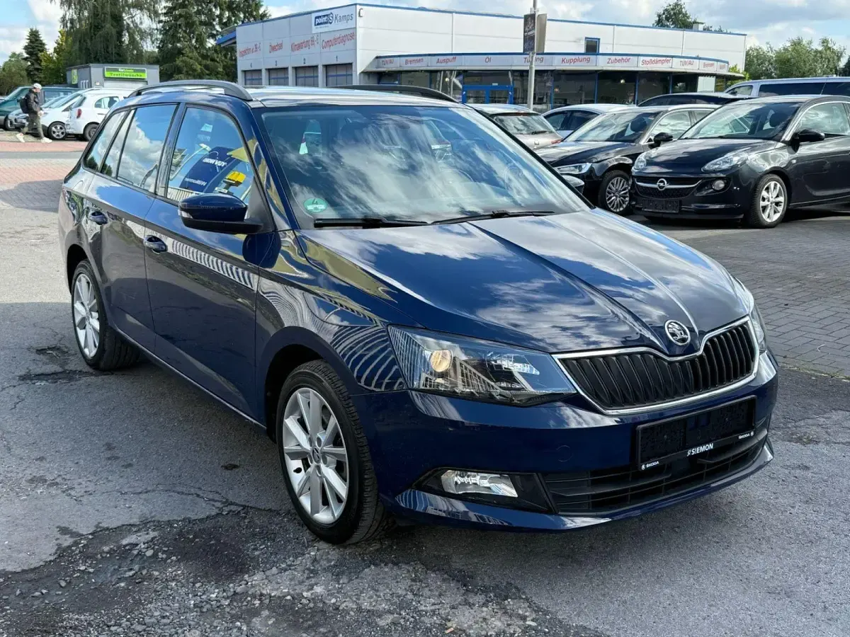 Gebraucht Skoda Fabia Style 105 PS (77 kW) 2016 Blau Kombi