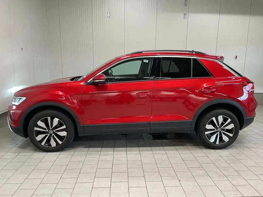 Gebraucht VW T-Roc Move 116 PS (85 kW) 2024 Rot SUV