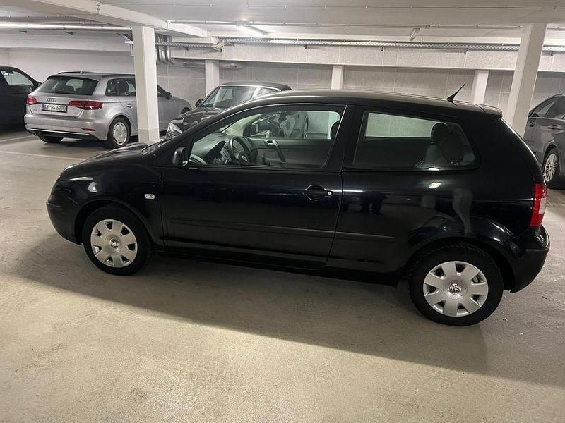 Gebraucht VW Polo Basis 54 PS (39 kW) 2004 Schwarz Limousine