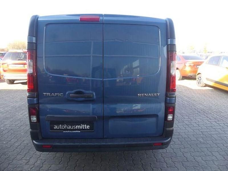 Gebraucht Renault Trafic Komfort 95 PS (69 kW) 2018 Blau Van / Kleinbus