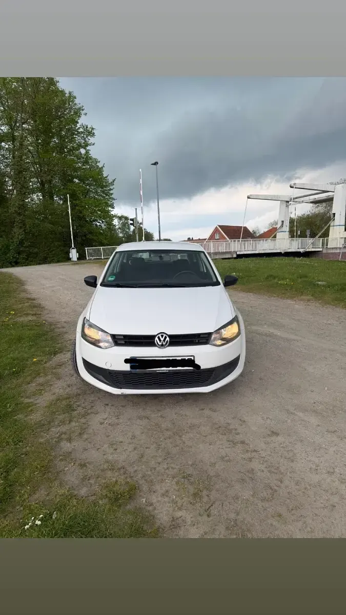 Gebraucht VW Polo 75 PS (55 kW) 2012 Weiß Kleinwagen