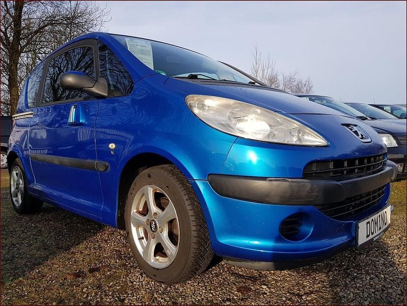 Gebraucht Peugeot 1007 73 PS (53 kW) 2005 Blau Van / Kleinbus