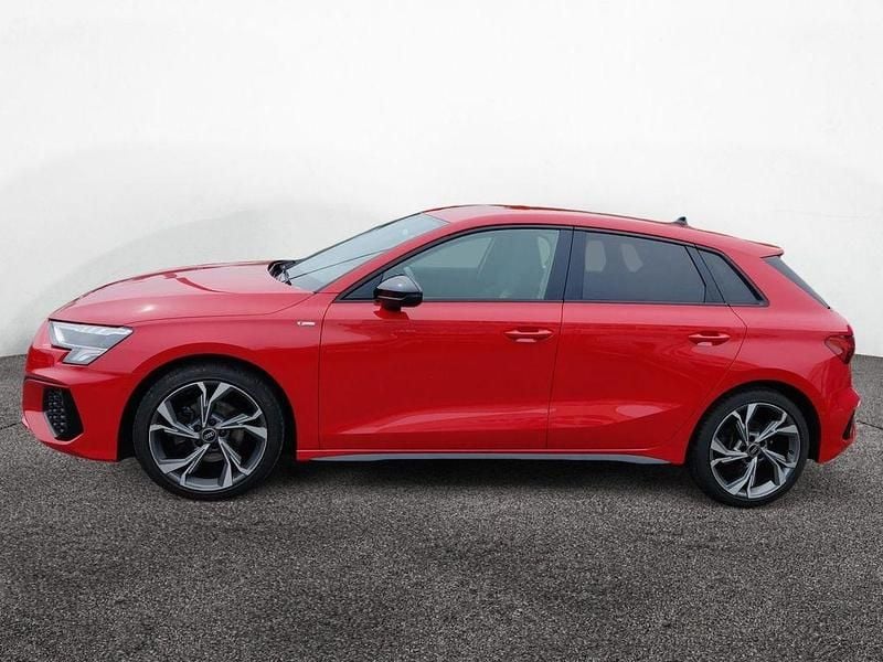 Gebraucht Audi A3 S-Line 150 PS (110 kW) 2023 Tangorot metallic Limousine