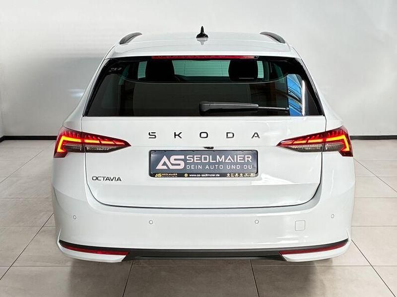 Gebraucht Skoda Octavia Selection 150 PS (110 kW) 2024 Moonweiß perleffekt Kombi