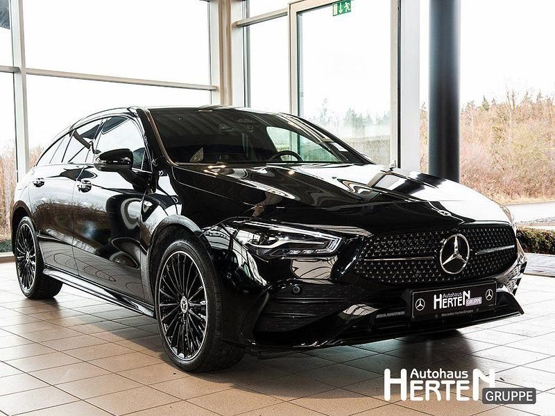 Gebraucht Mercedes CLA250e Shooting Brake AMG 163 PS (119 kW) 2025 Lack kosmosschwarz Kombi