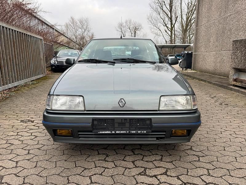 Gebraucht Renault 19 73 PS (53 kW) 1991 Grau Limousine