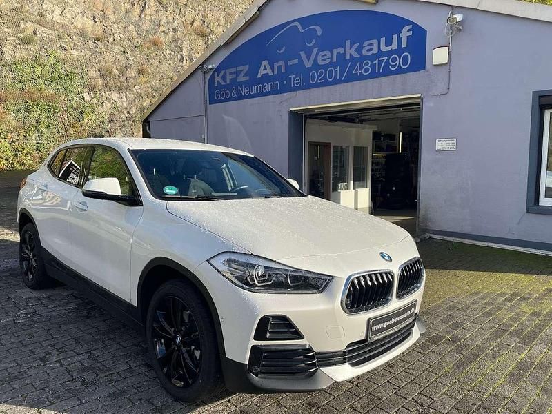 Mineralweiss Gebraucht 2021 BMW X2 Advantage SUV | 23.300 € (Guter Preis) - Bild 1/4