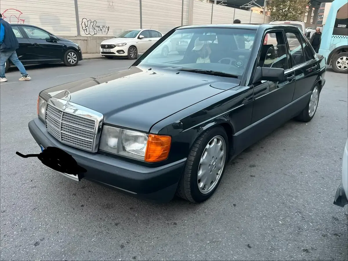 Gebraucht Mercedes 190 109 PS (80 kW) 1990 Grau Limousine