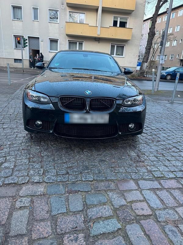 Gebraucht BMW 320 Cabriolet 177 PS (130 kW) 2010 Schwarz Cabrio