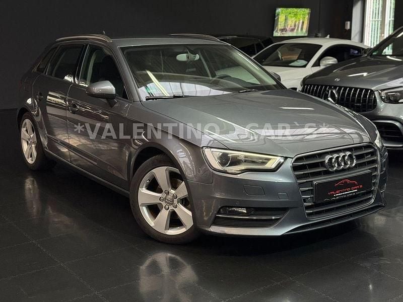 Grau Gebraucht 2015 Audi A3 Sportback Ambiente Kleinwagen | 18.499 € (Fairer Preis) - Bild 1/4