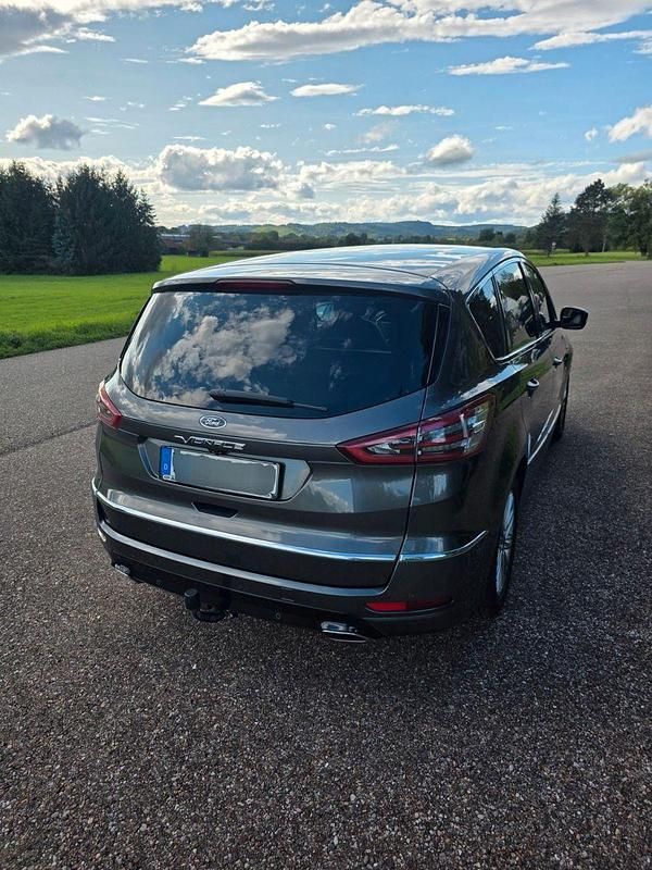 Gebraucht Ford S-MAX Vignale 179 PS (131 kW) 2017 Grau Van / Kleinbus